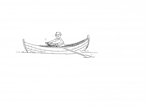 En gutt sitter i en trebåt og ror
